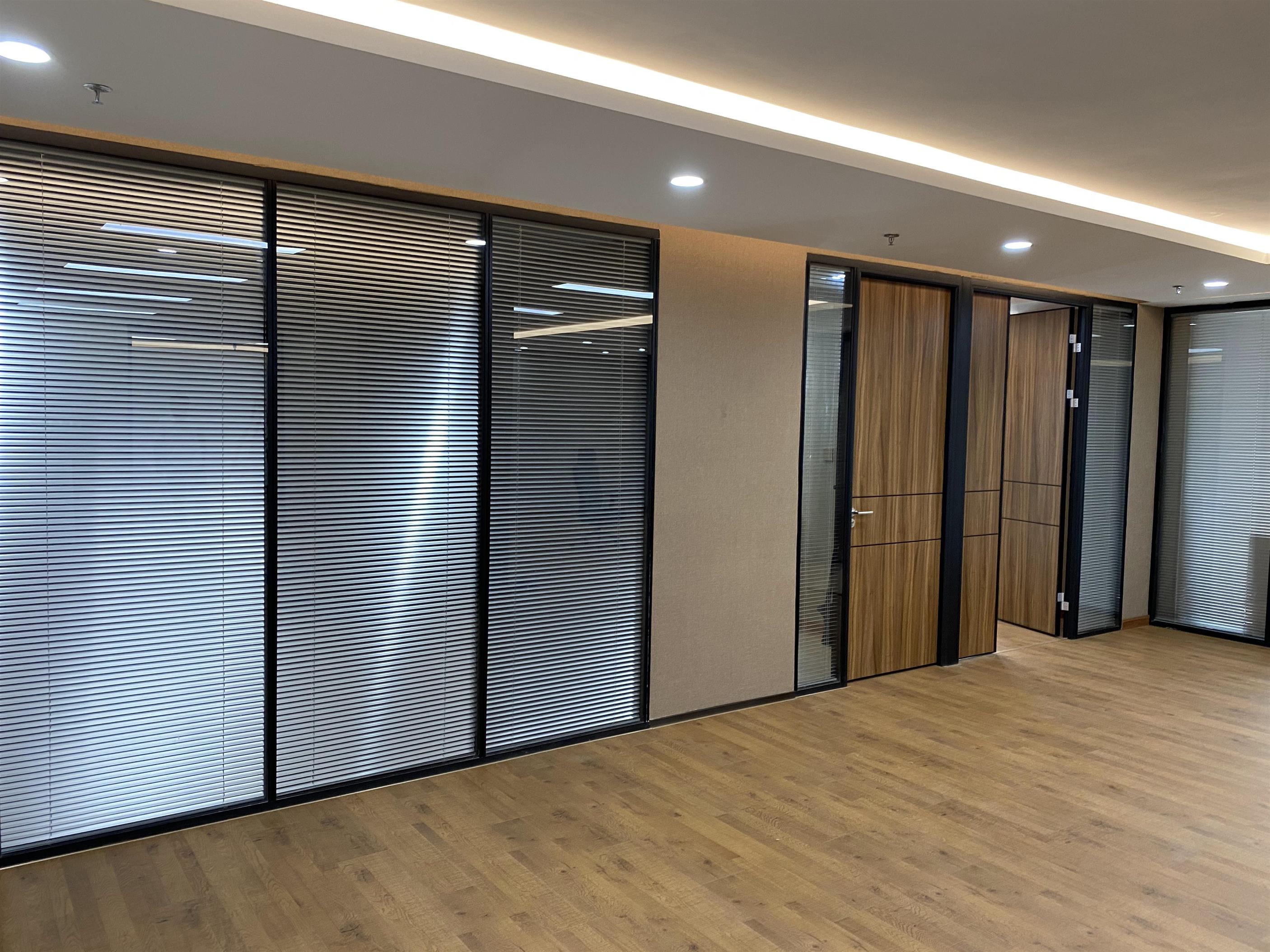 构筑生命的防火墙：全面解析建筑中的无声卫士——林德纳防火隔断