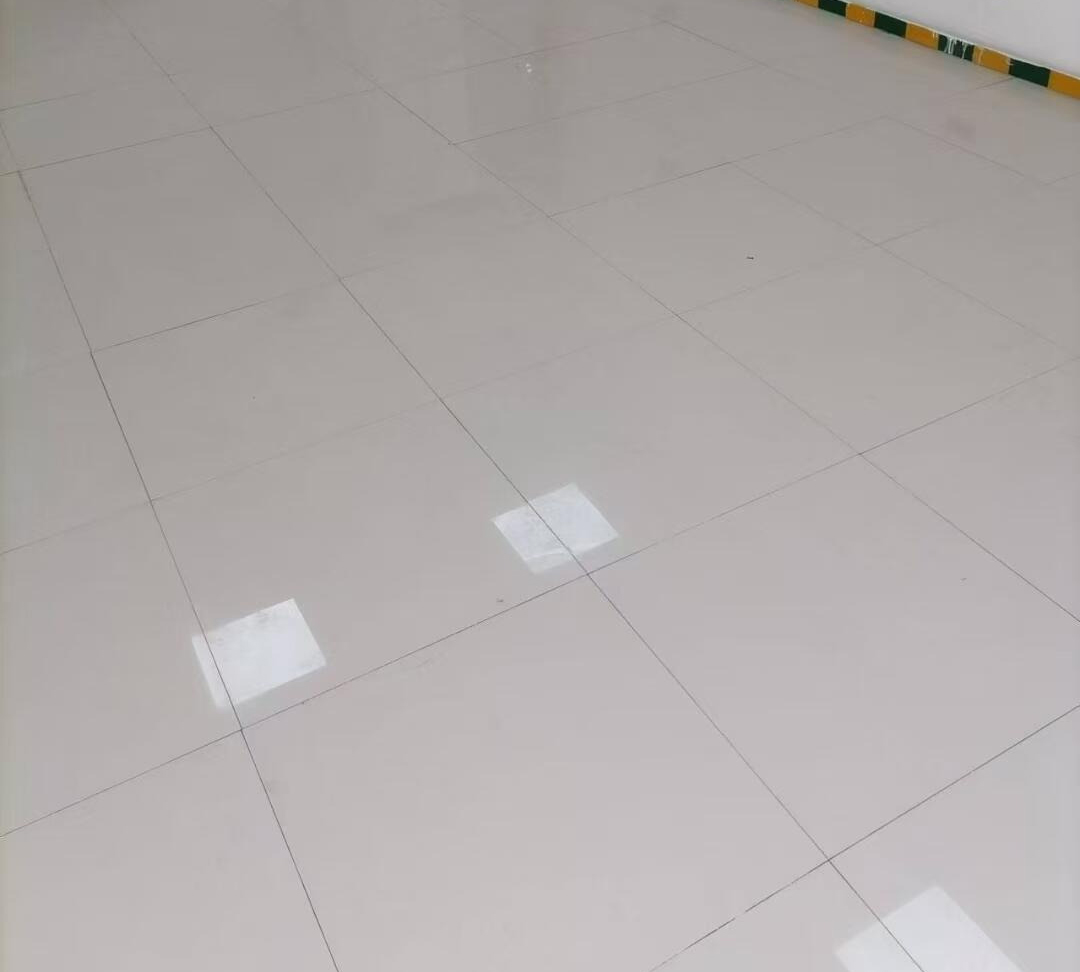 陶瓷防静电地板技术体系与应用——从材料特性到工程场景的系统分析